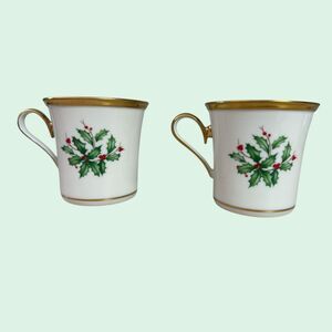 Lenox Holiday Dimension Collection Mug Pair Gold Trim Holly Berry USA